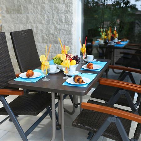 Villa Dragi With Pool, Sauna, & Whirlpool Opatija Rum bild