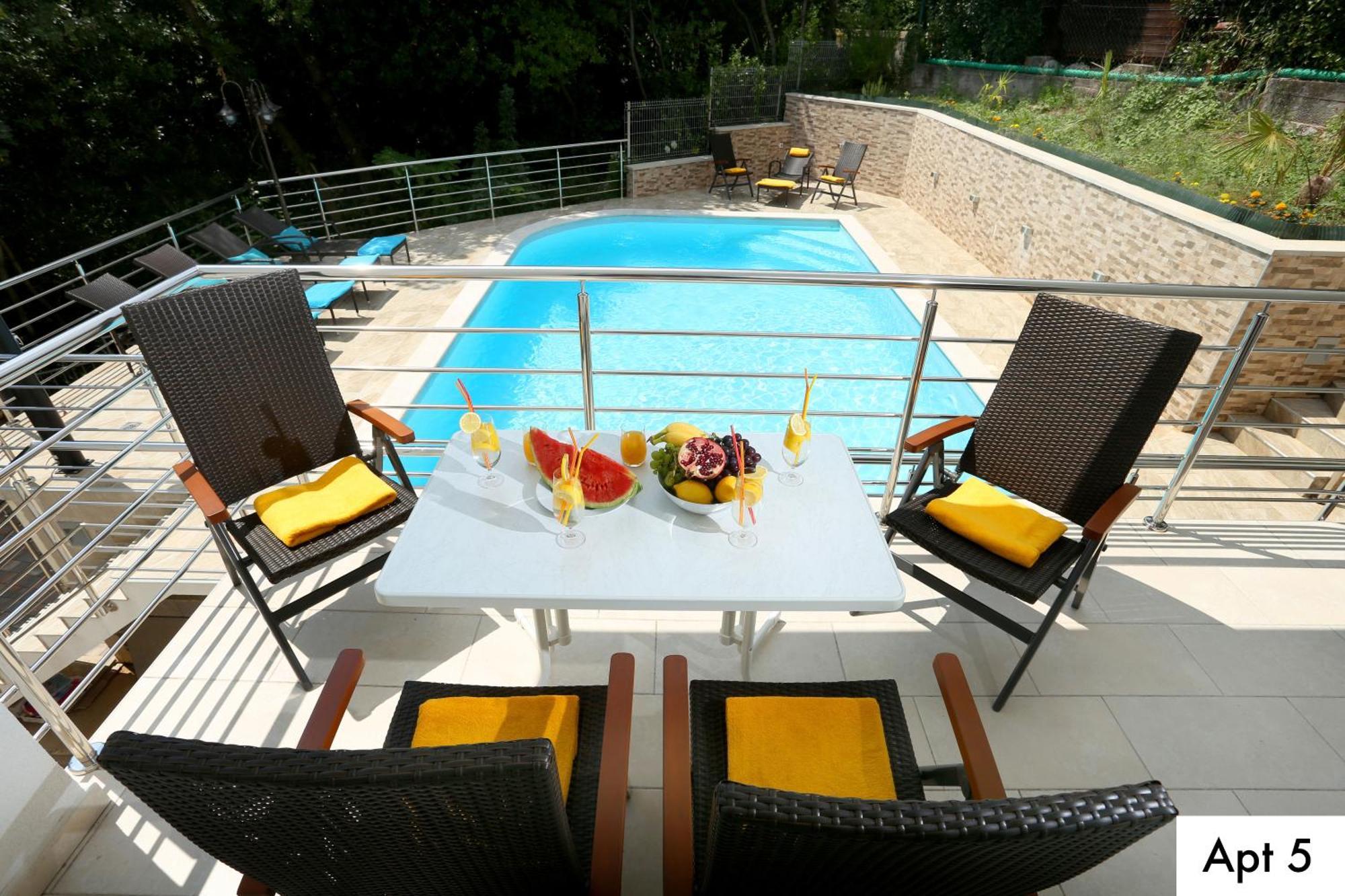 Villa Dragi With Pool, Sauna, & Whirlpool Opatija Rum bild