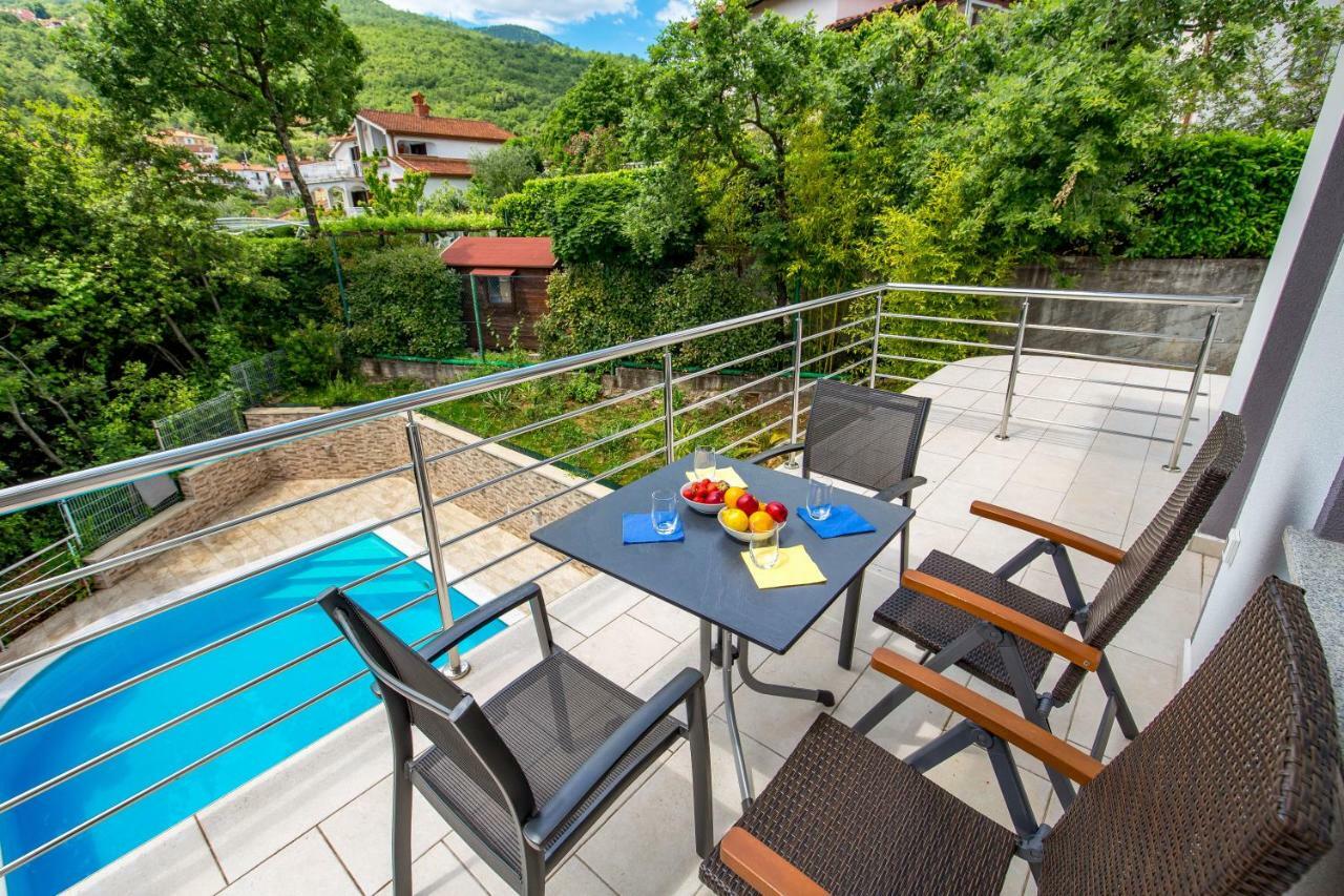 Villa Dragi With Pool, Sauna, & Whirlpool Opatija Rum bild